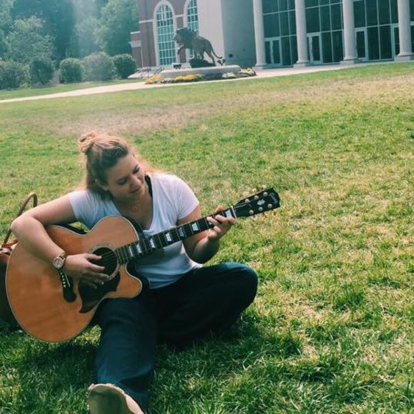 Meet your Posher, Arianna - Picture 1 of 1